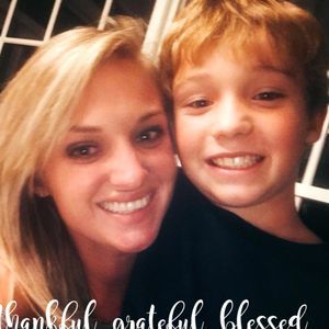 Meet your Posher, Hali